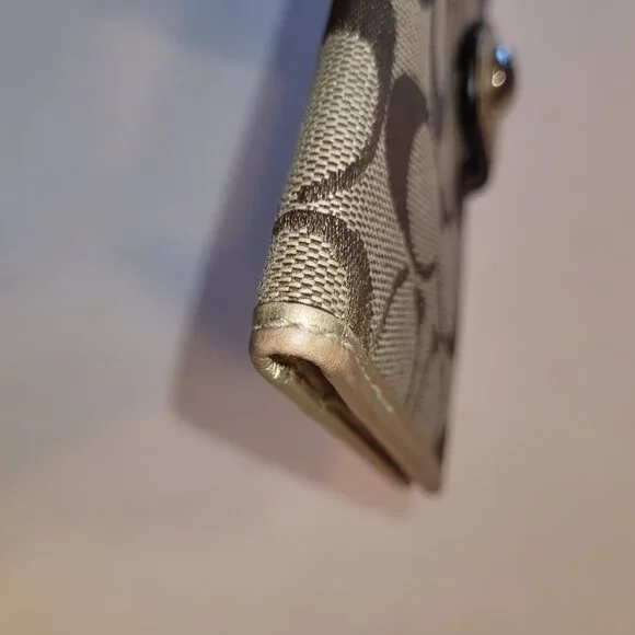 COACH Laura Signature Secret Admirer Tote with Wallet - Picture 14 of 15